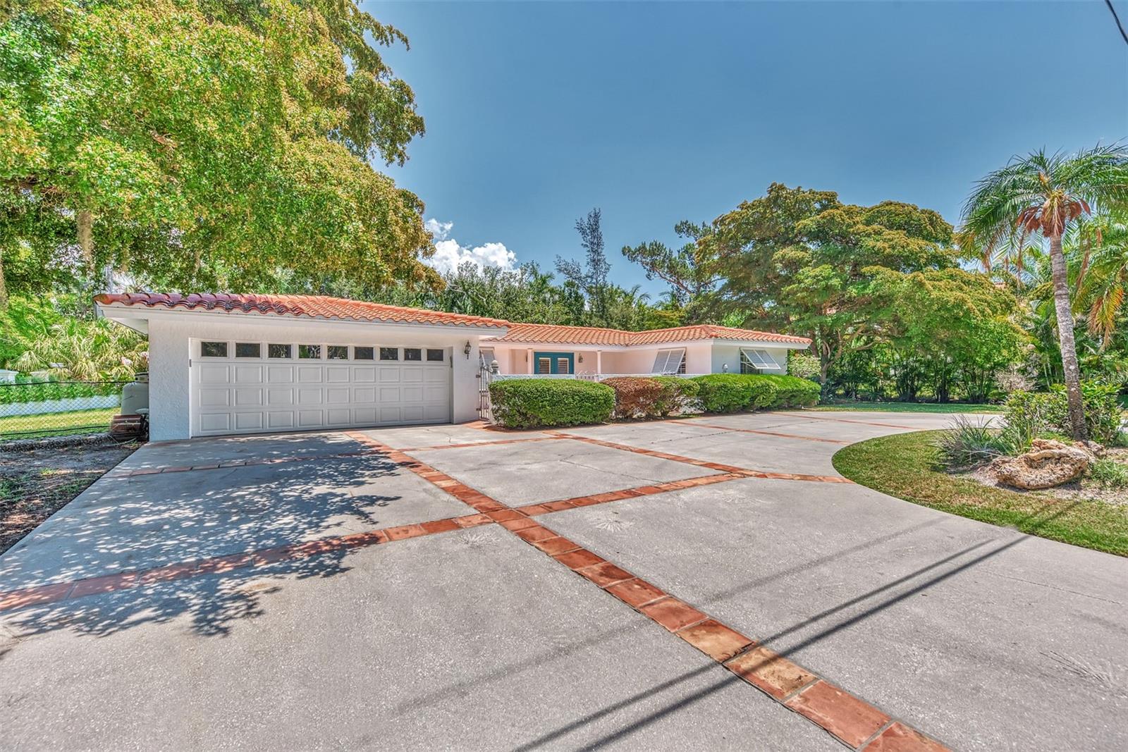 3433 HAMILTON AVE, SARASOTA, FL, 34242