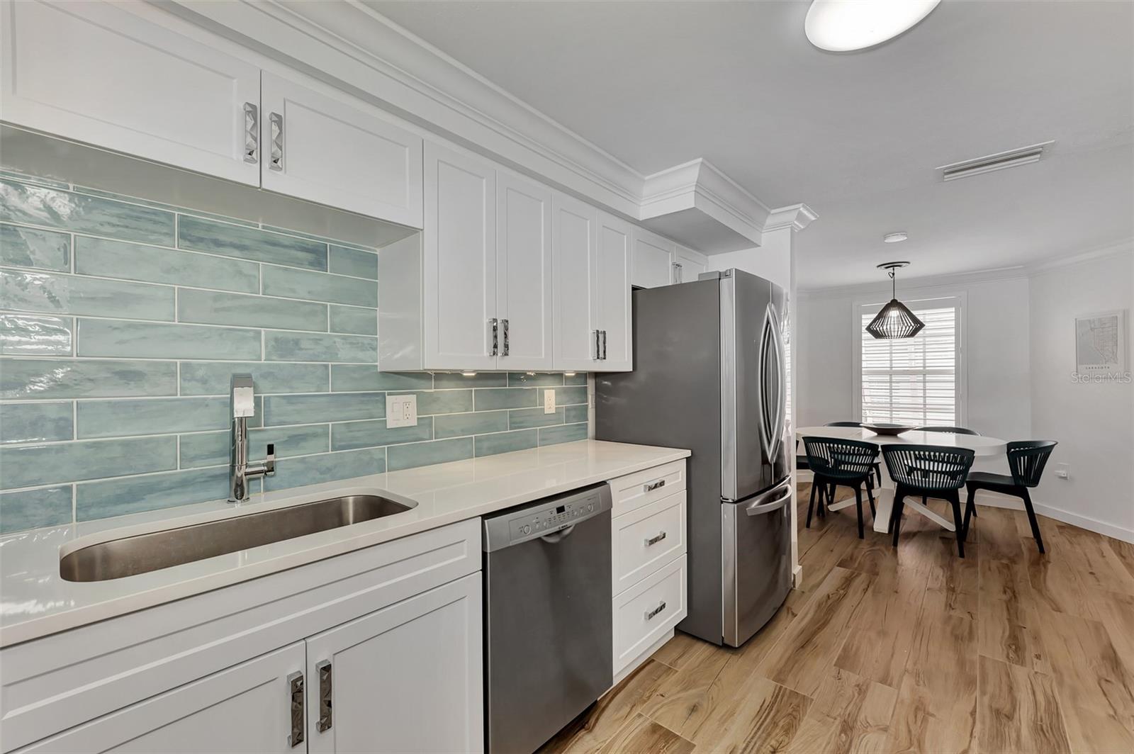 3433 HAMILTON AVE, SARASOTA, FL, 34242