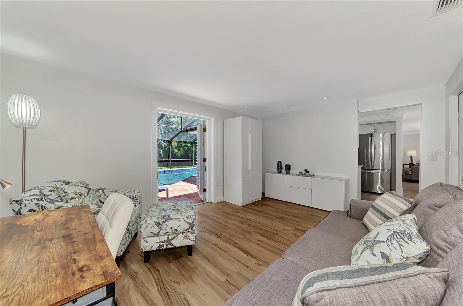 3433 HAMILTON AVE, SARASOTA, FL, 34242