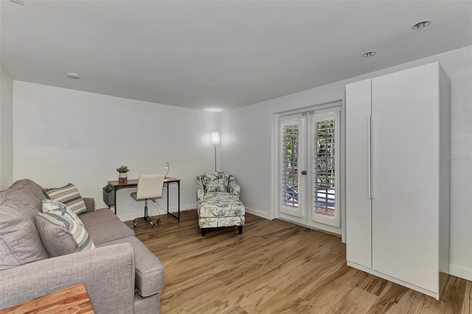 3433 HAMILTON AVE, SARASOTA, FL, 34242