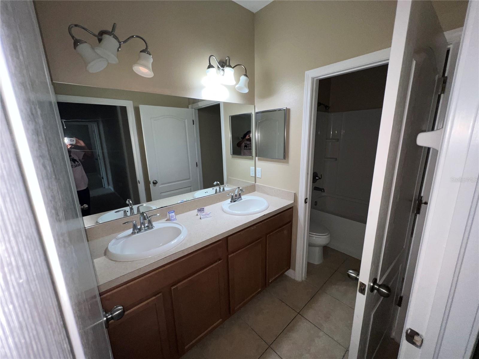 8115 ALAMOSA WOOD AVE, RUSKIN, FL, 33573