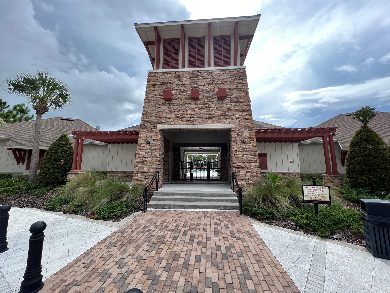 8115 ALAMOSA WOOD AVE, RUSKIN, FL, 33573