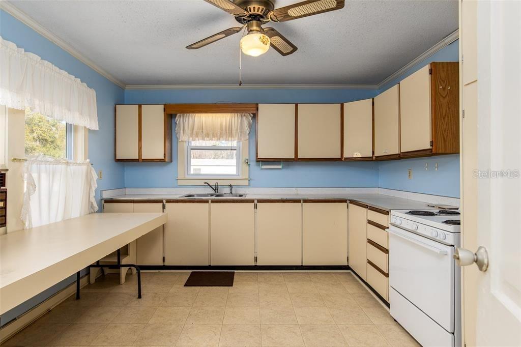 13325 WOODLAND DR, ASTATULA, FL, 34705