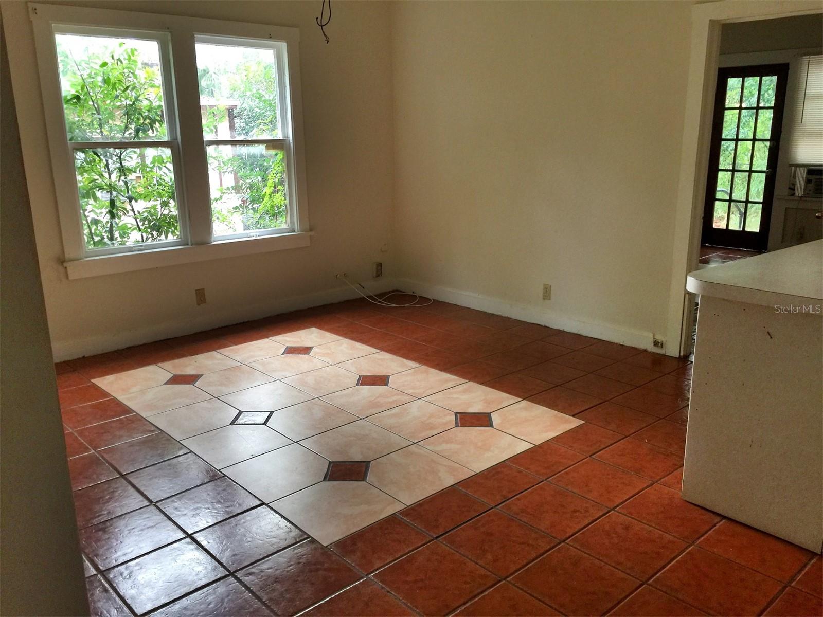2800 DARTMOUTH AVE N, ST PETERSBURG, FL, 33713
