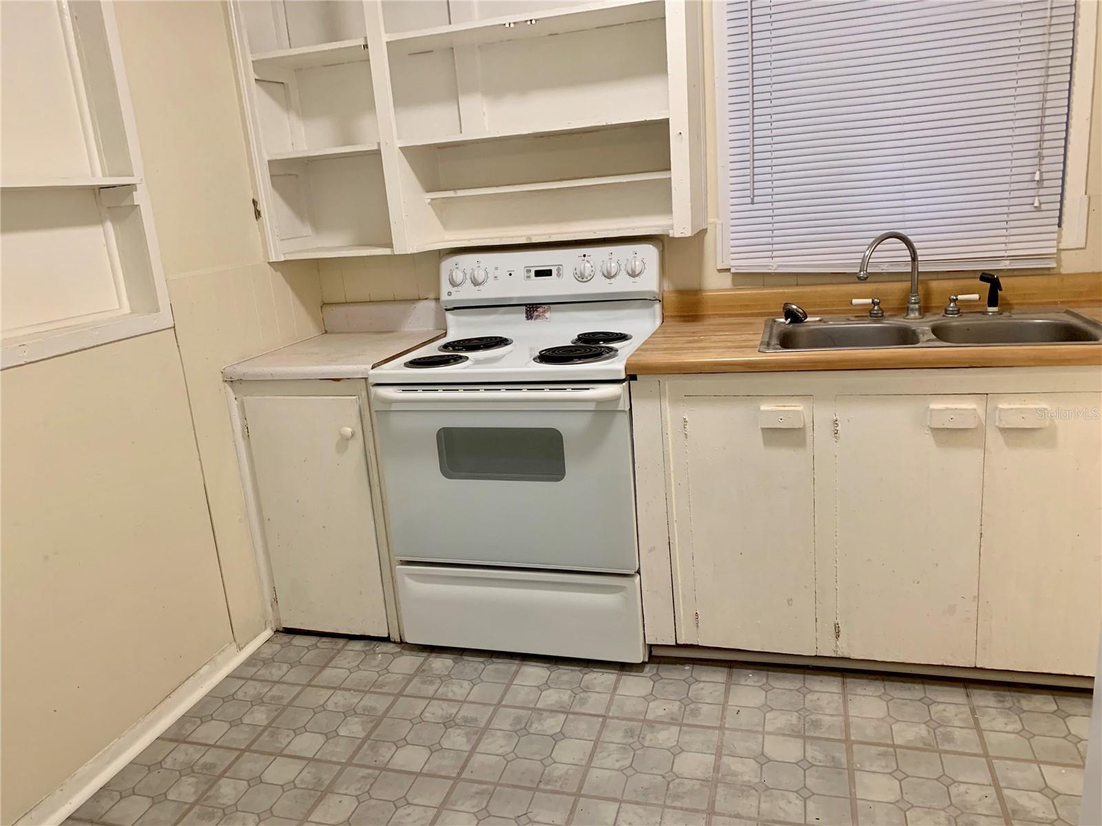 2800 DARTMOUTH AVE N, ST PETERSBURG, FL, 33713
