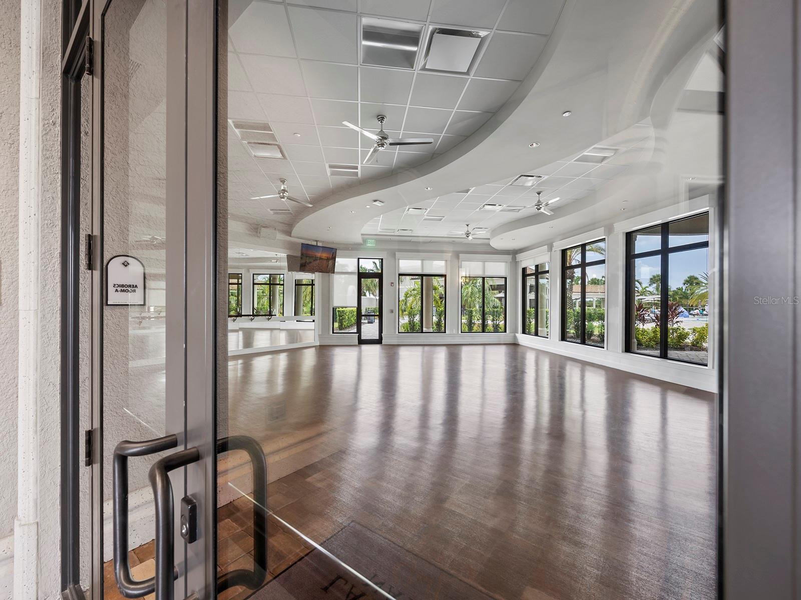 18114 GAWTHROP DR #402, LAKEWOOD RANCH, FL, 34211