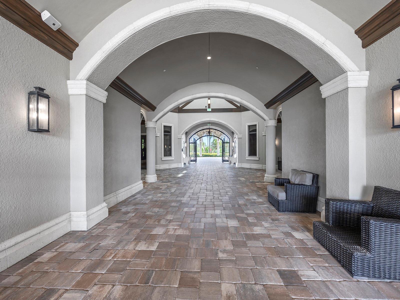 18114 GAWTHROP DR #402, LAKEWOOD RANCH, FL, 34211