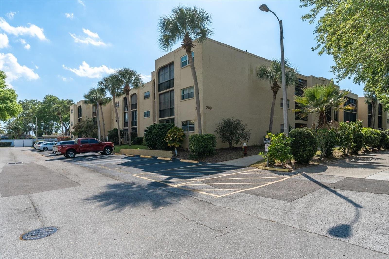 11485 OAKHURST RD #221, LARGO, FL, 33774