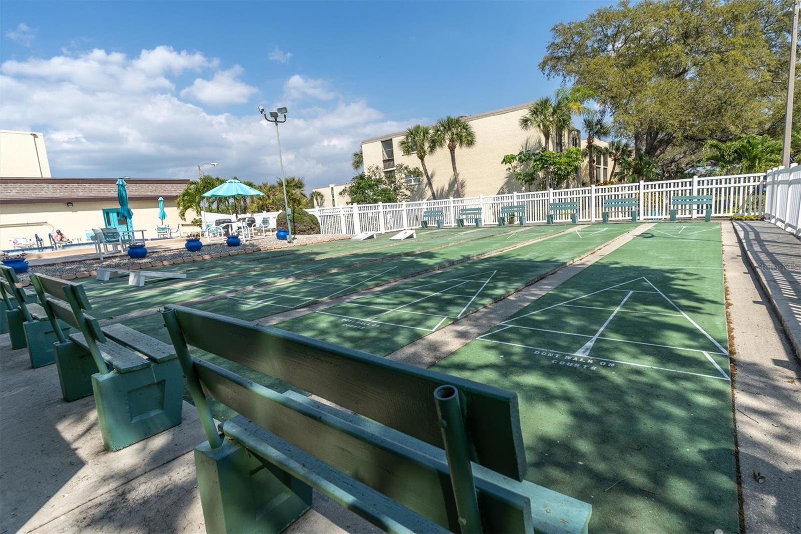 11485 OAKHURST RD #221, LARGO, FL, 33774