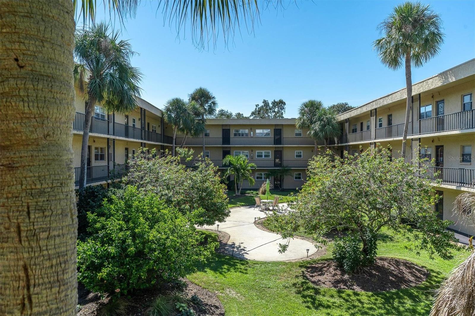 11485 OAKHURST RD #221, LARGO, FL, 33774