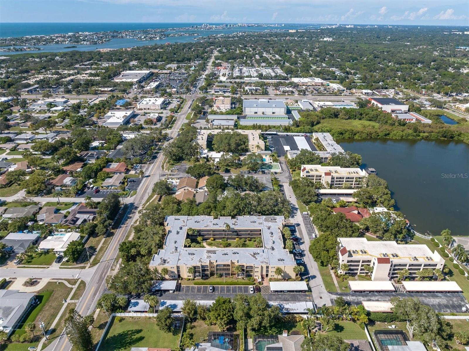 11485 OAKHURST RD #221, LARGO, FL, 33774