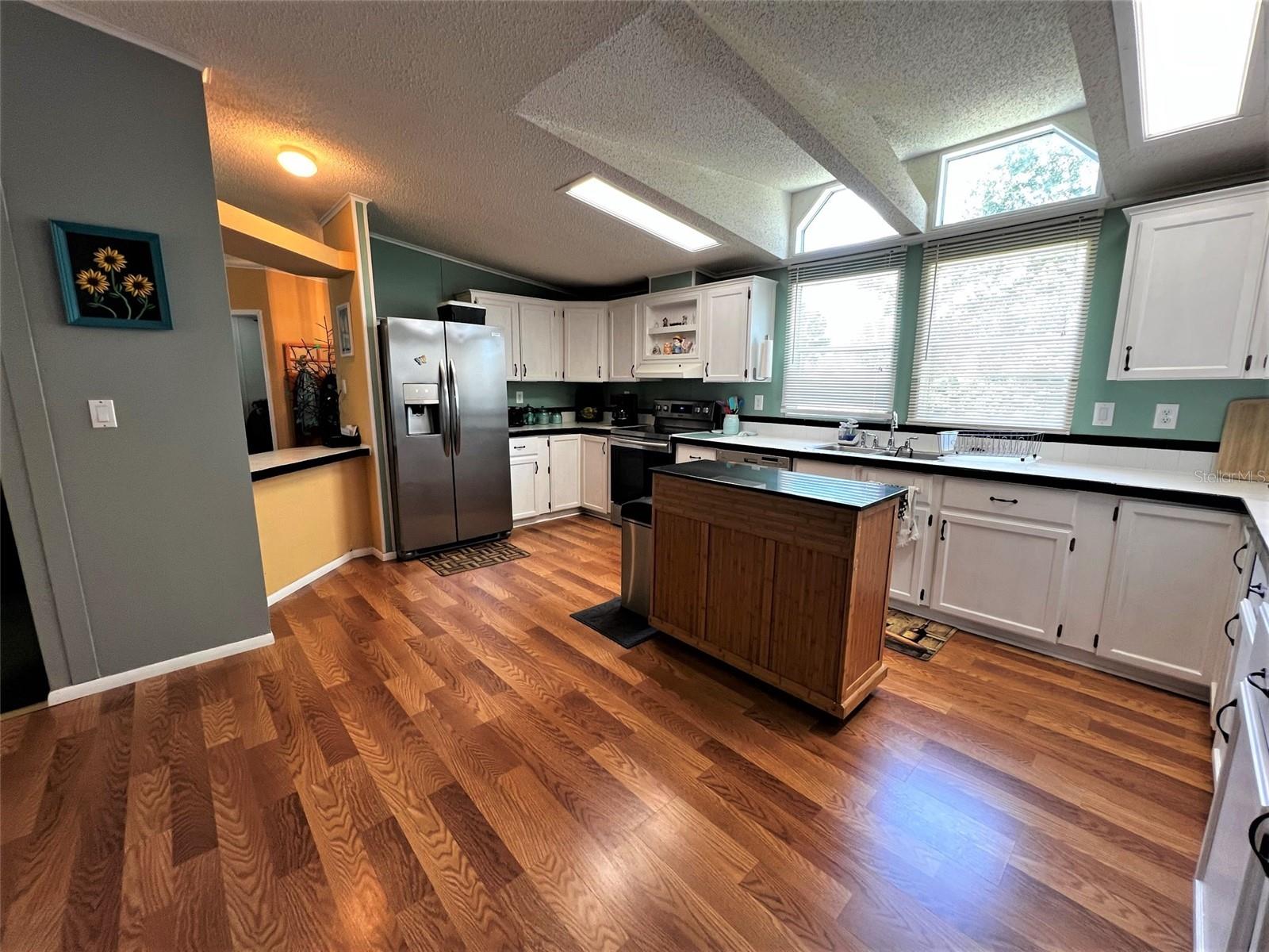7412 SKY DR, WESLEY CHAPEL, FL, 33545