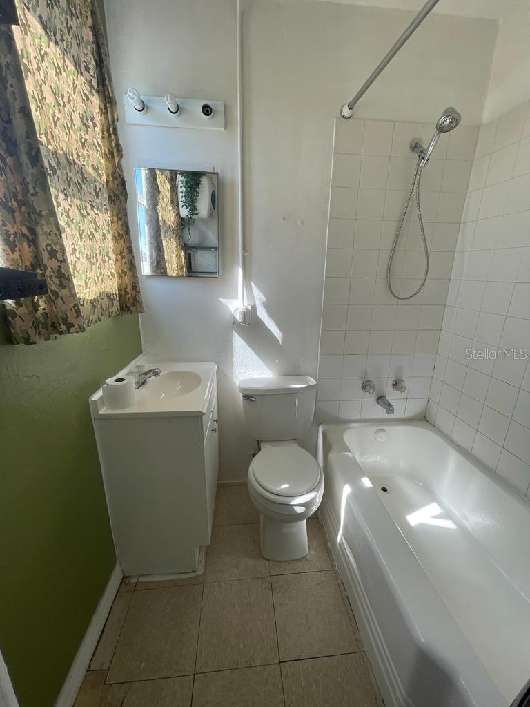 221 S PARRAMORE AVE #2B, ORLANDO, FL, 32805