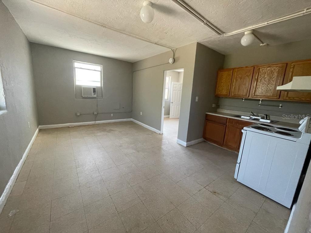 221 S PARRAMORE AVE #2B, ORLANDO, FL, 32805