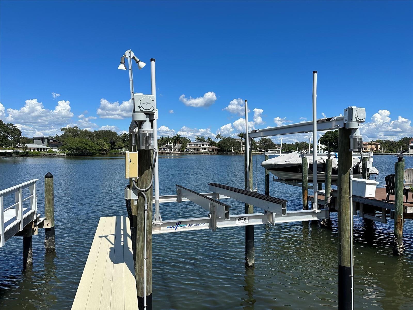 COFFEE POT BLVD NE, ST PETERSBURG, FL, 33704