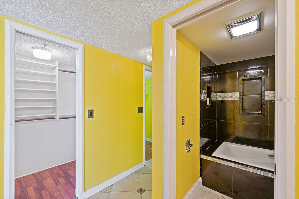 5940 PELICAN BAY PLZ S #1102, GULFPORT, FL, 33707