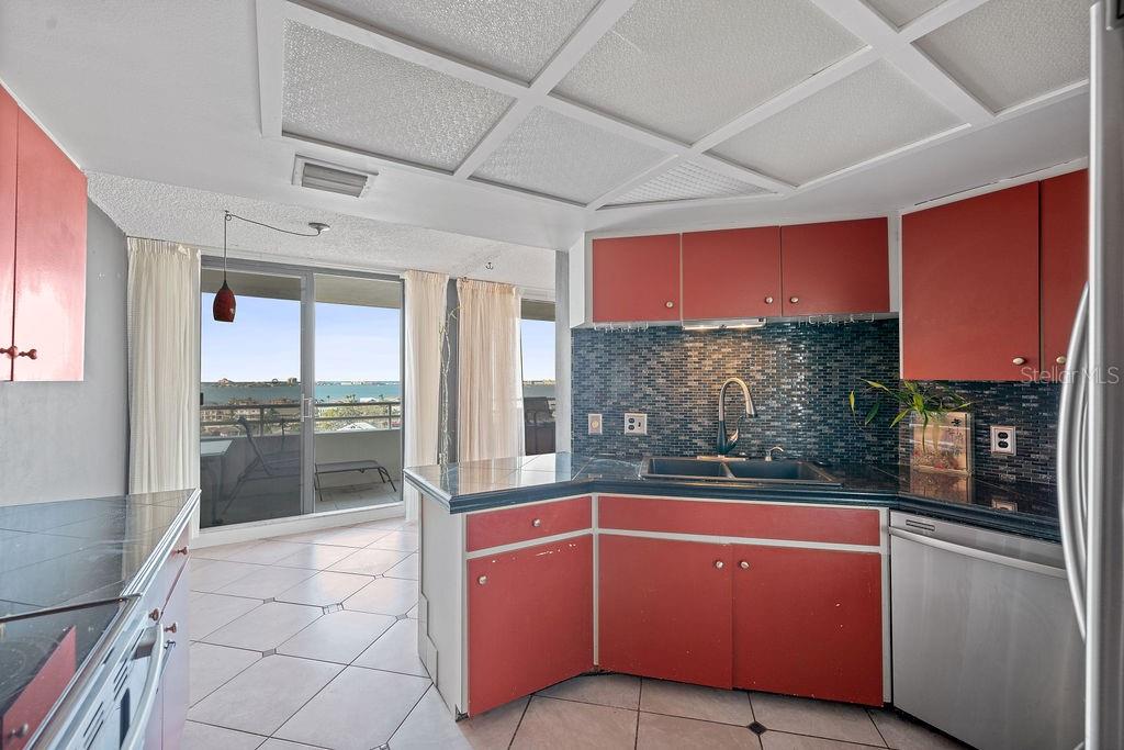 5940 PELICAN BAY PLZ S #1102, GULFPORT, FL, 33707