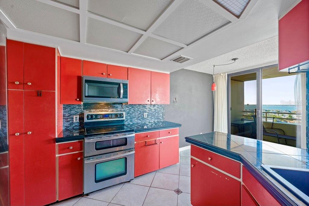 5940 PELICAN BAY PLZ S #1102, GULFPORT, FL, 33707