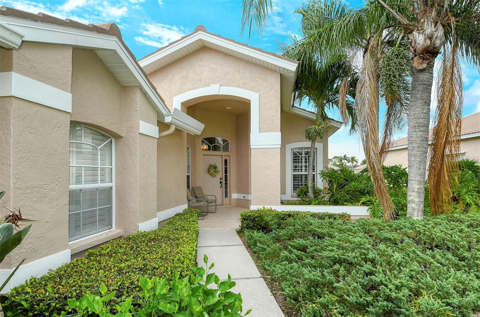 9532 Forest Hills Circle, Sarasota, FL 34238