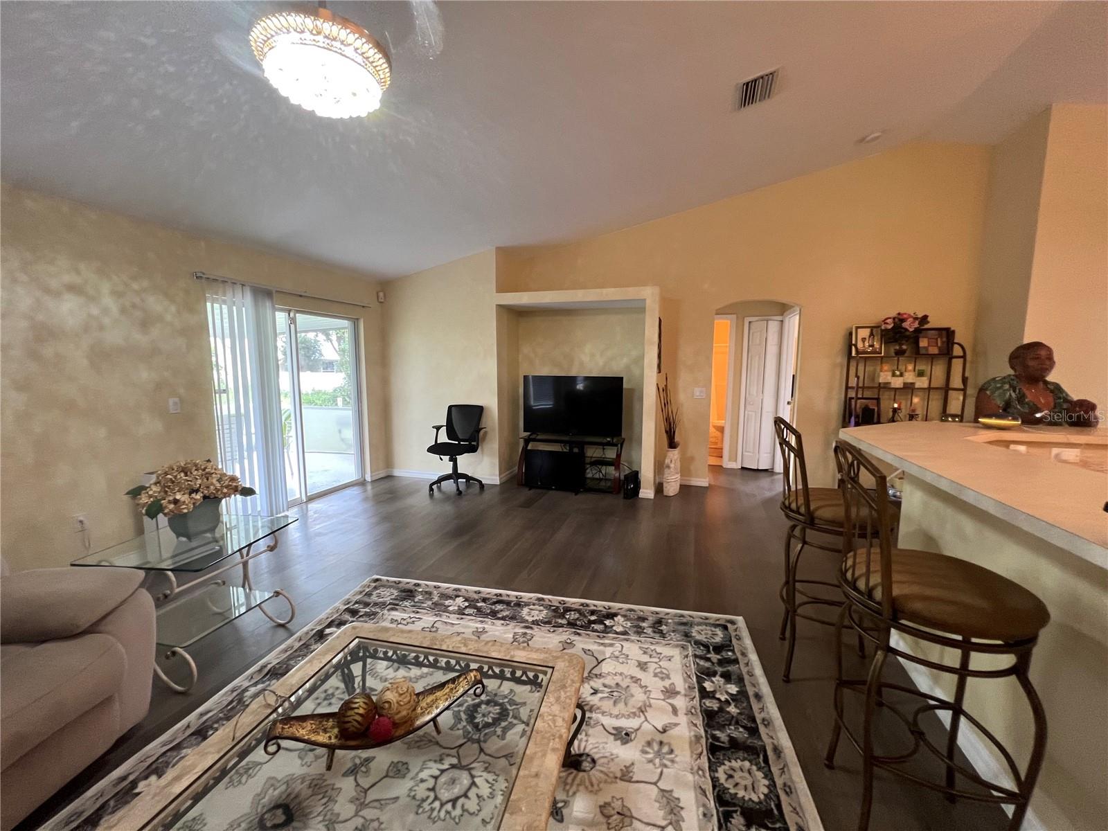 140 HARBOR BLVD, PORT CHARLOTTE, FL, 33954