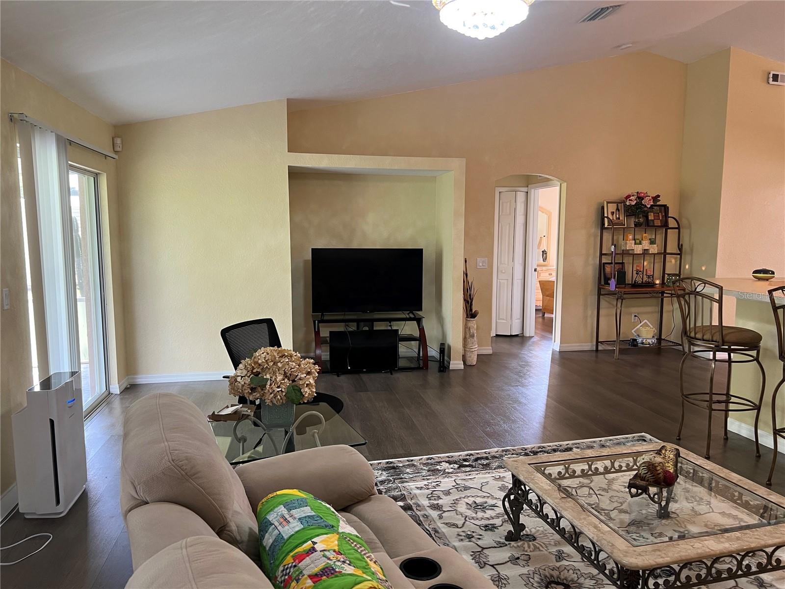 140 HARBOR BLVD, PORT CHARLOTTE, FL, 33954