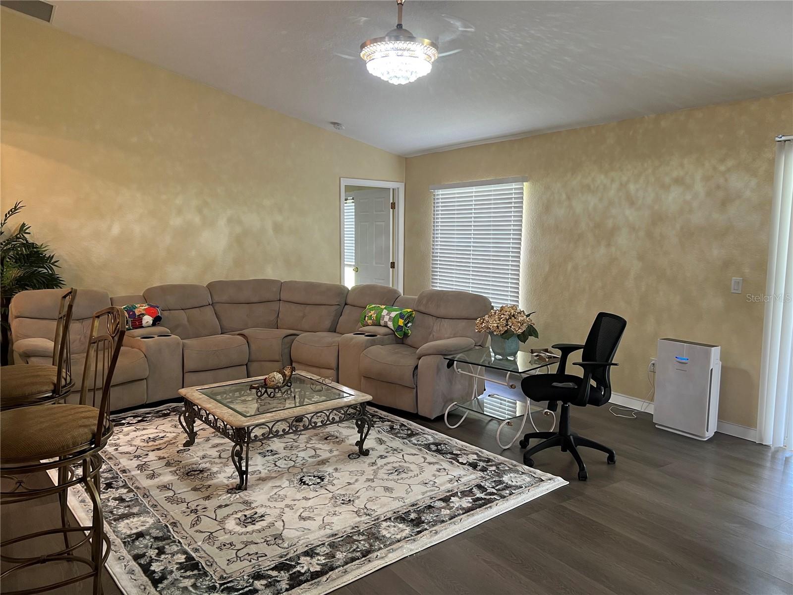 140 HARBOR BLVD, PORT CHARLOTTE, FL, 33954