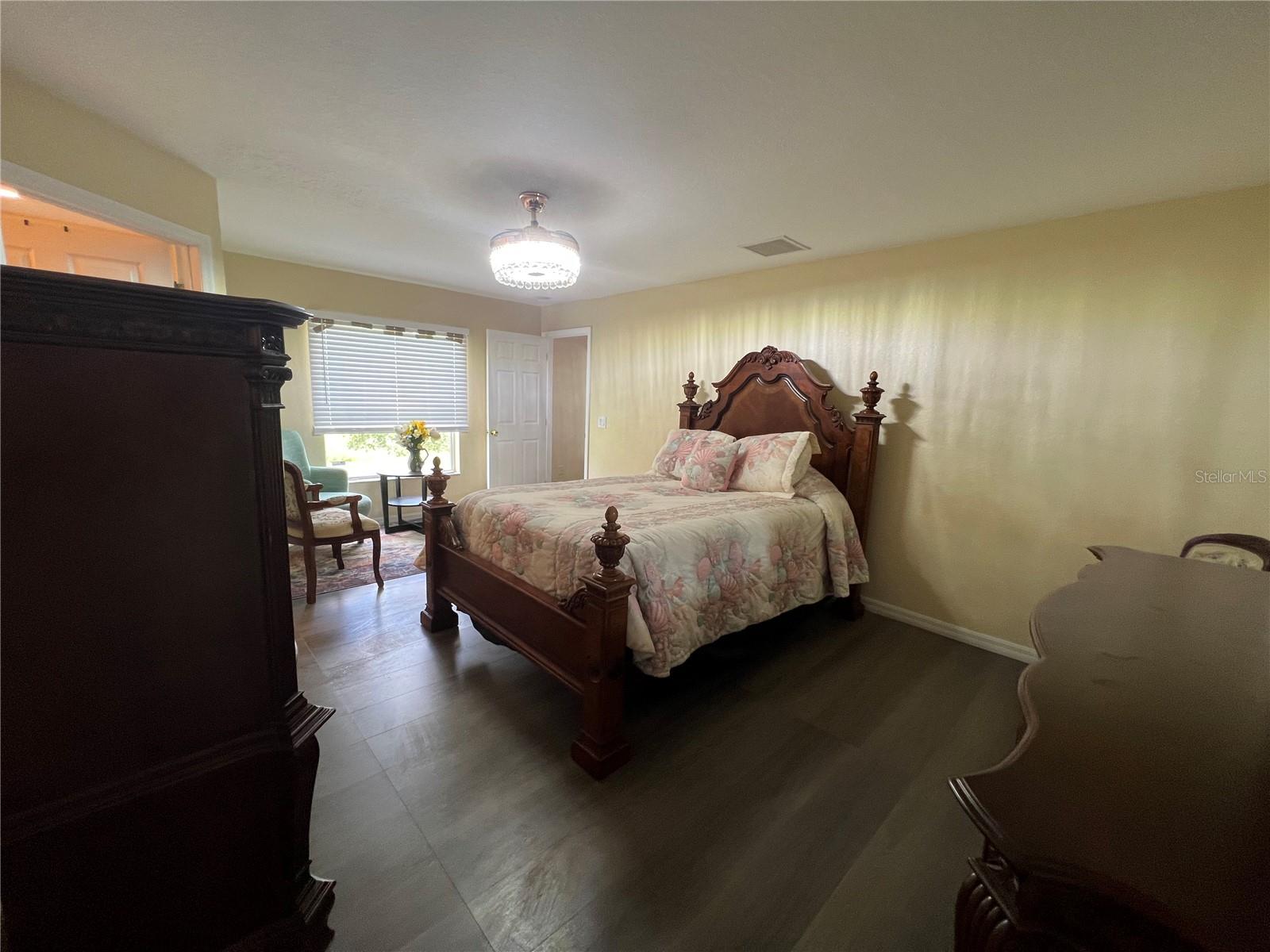 140 HARBOR BLVD, PORT CHARLOTTE, FL, 33954
