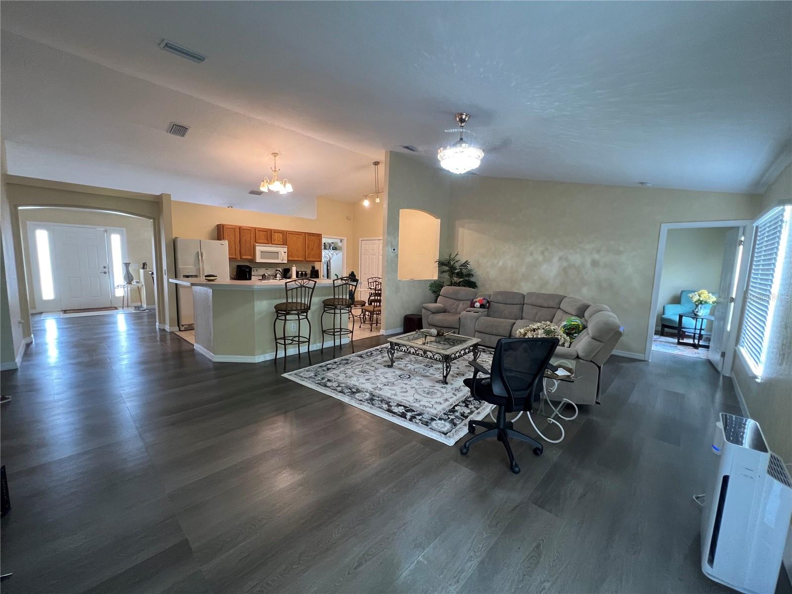 140 HARBOR BLVD, PORT CHARLOTTE, FL, 33954