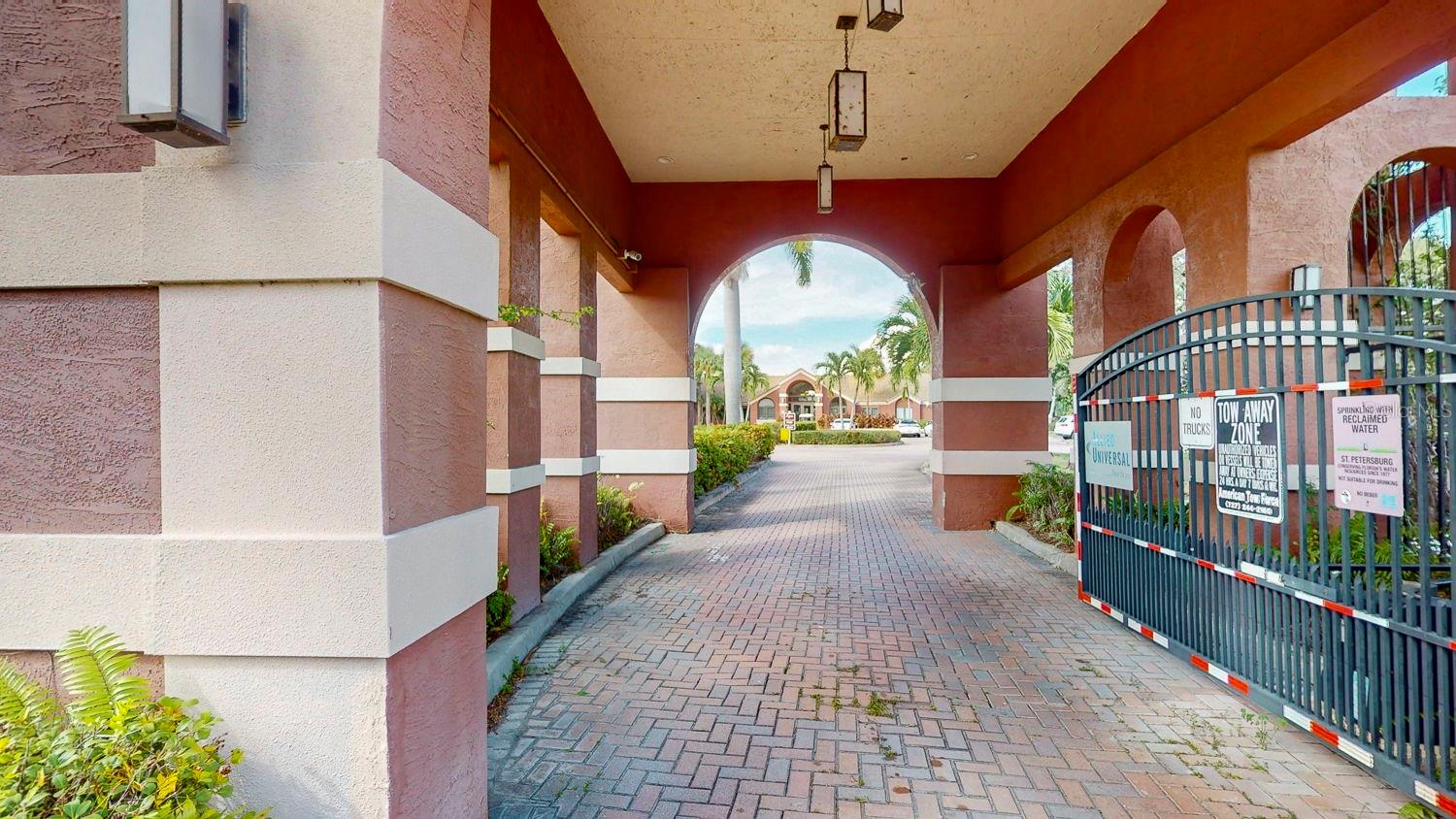 10265 GANDY BLVD N #1302, ST PETERSBURG, FL, 33702