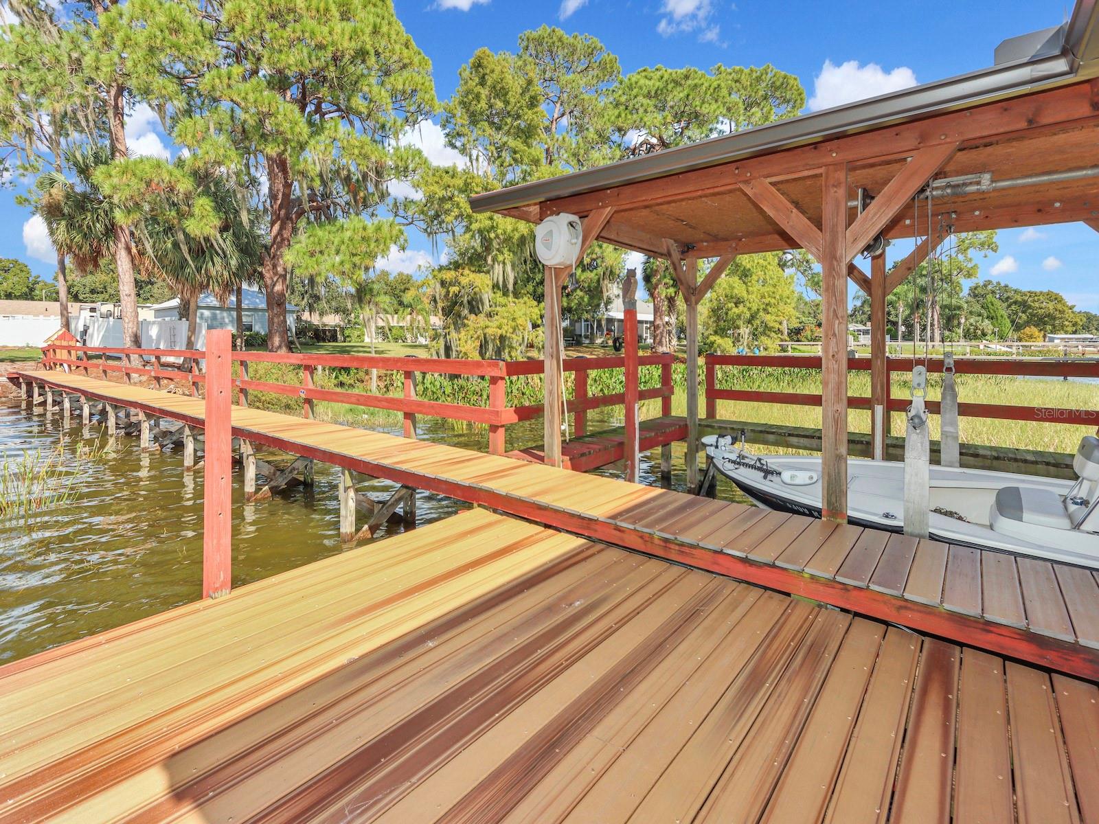 955 MANSFIELD RD, TAVARES, FL, 32778