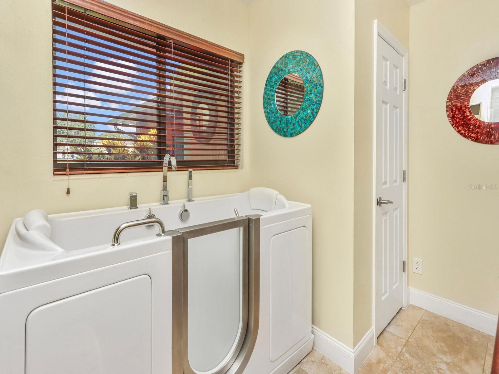 955 MANSFIELD RD, TAVARES, FL, 32778