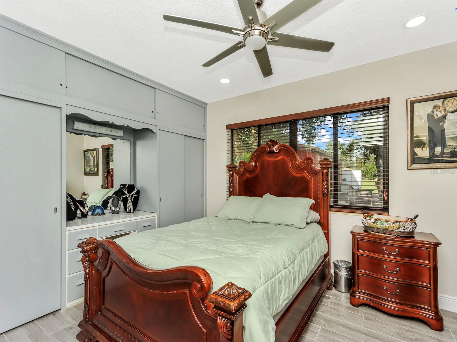 955 MANSFIELD RD, TAVARES, FL, 32778