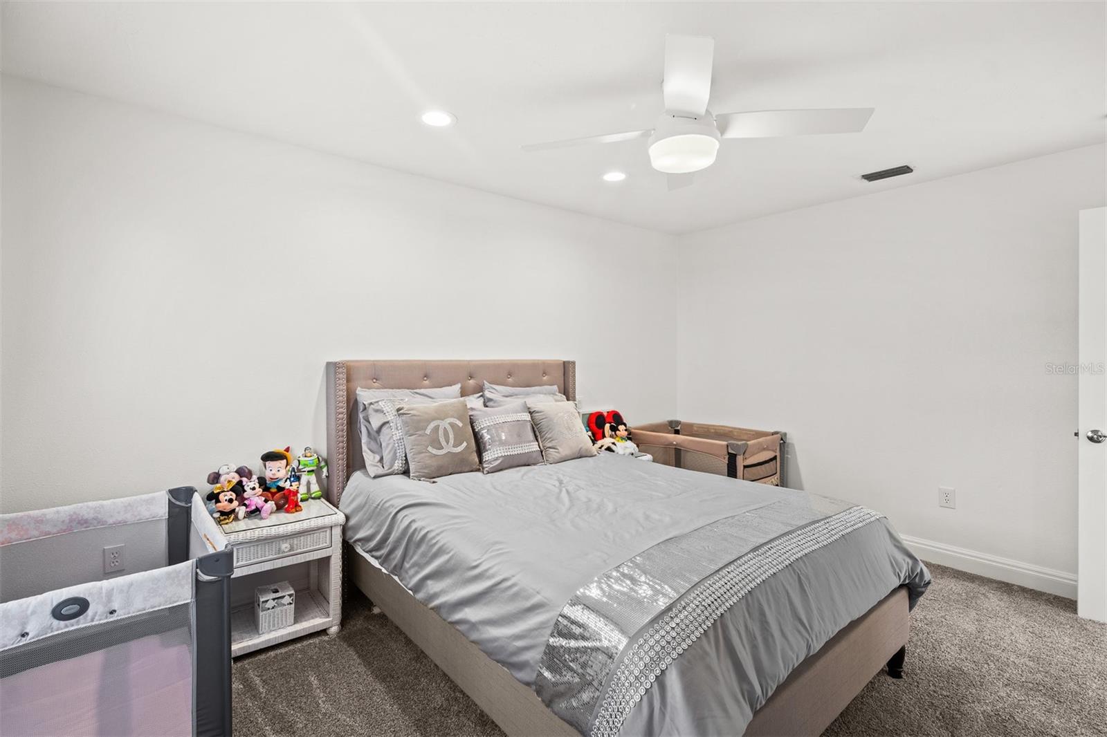 A4584688 Property Photo