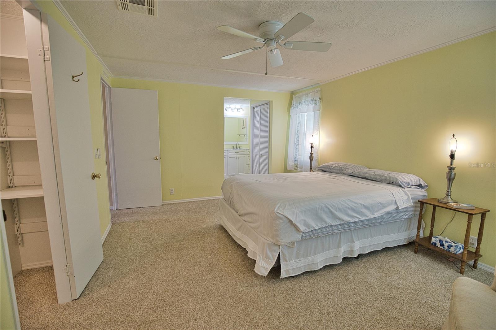 911 IGLESIA DR, NORTH PORT, FL, 34287
