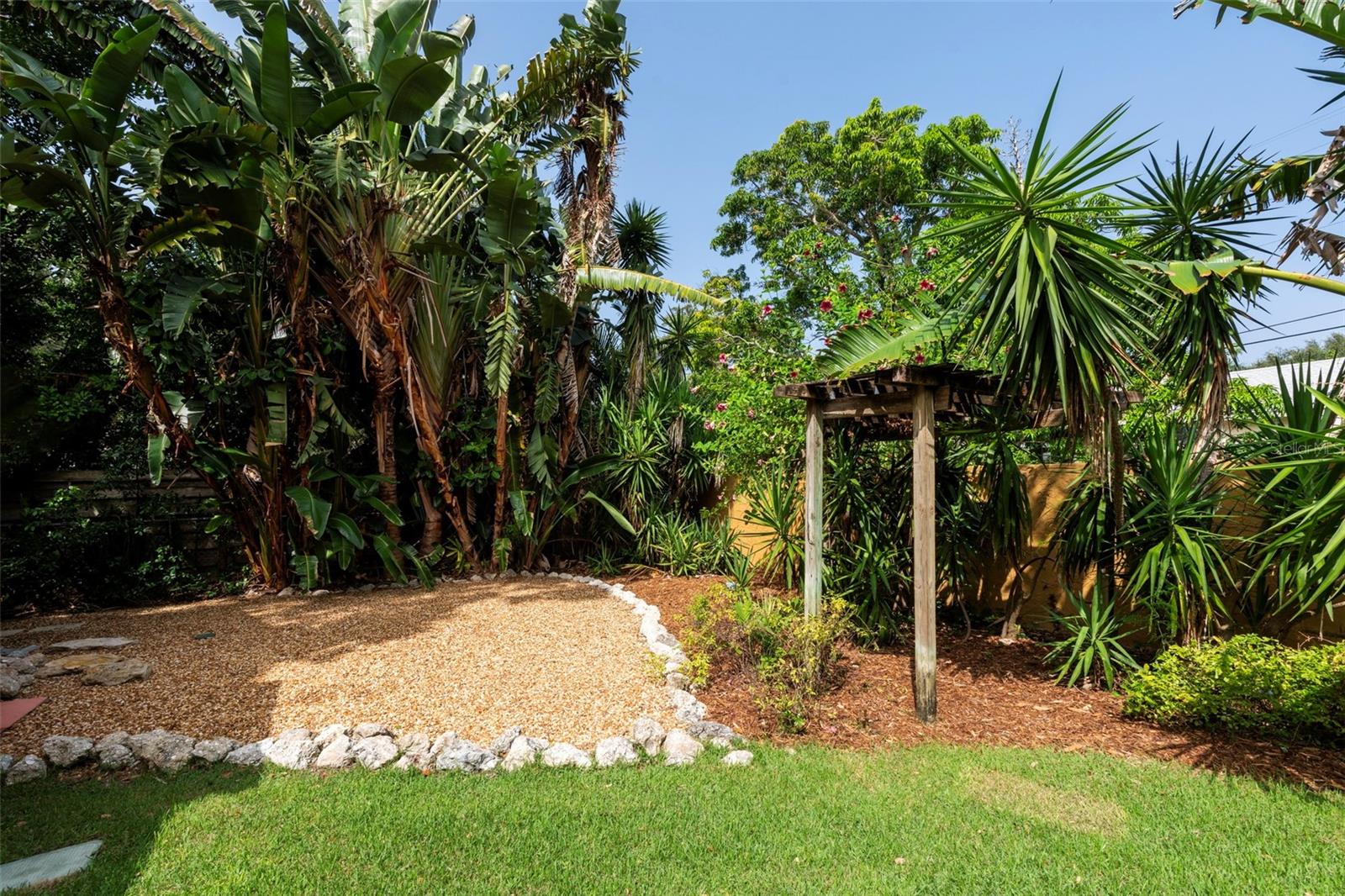 1713 NORTH DR, SARASOTA, FL, 34239
