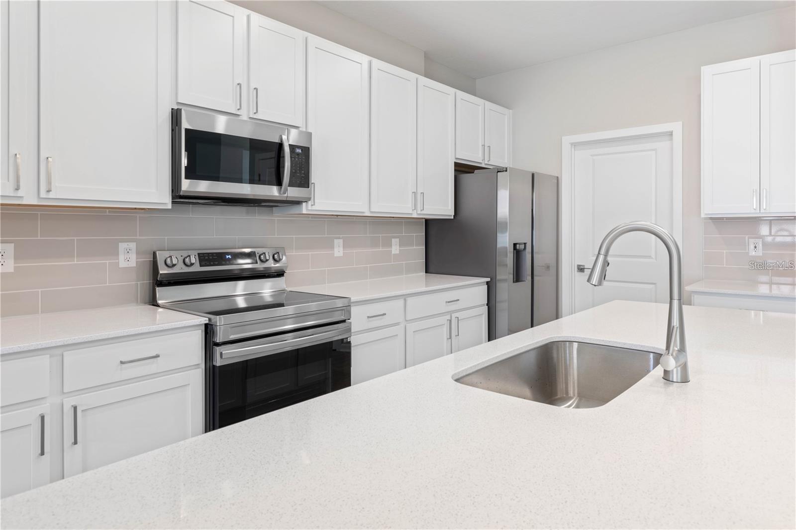 1285 MOHAWK DR, PORT CHARLOTTE, FL, 33952