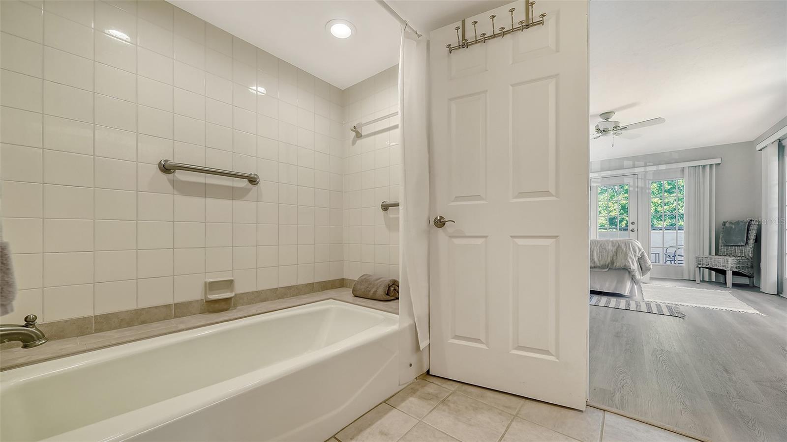 835 S OSPREY AVE #201, SARASOTA, FL, 34236