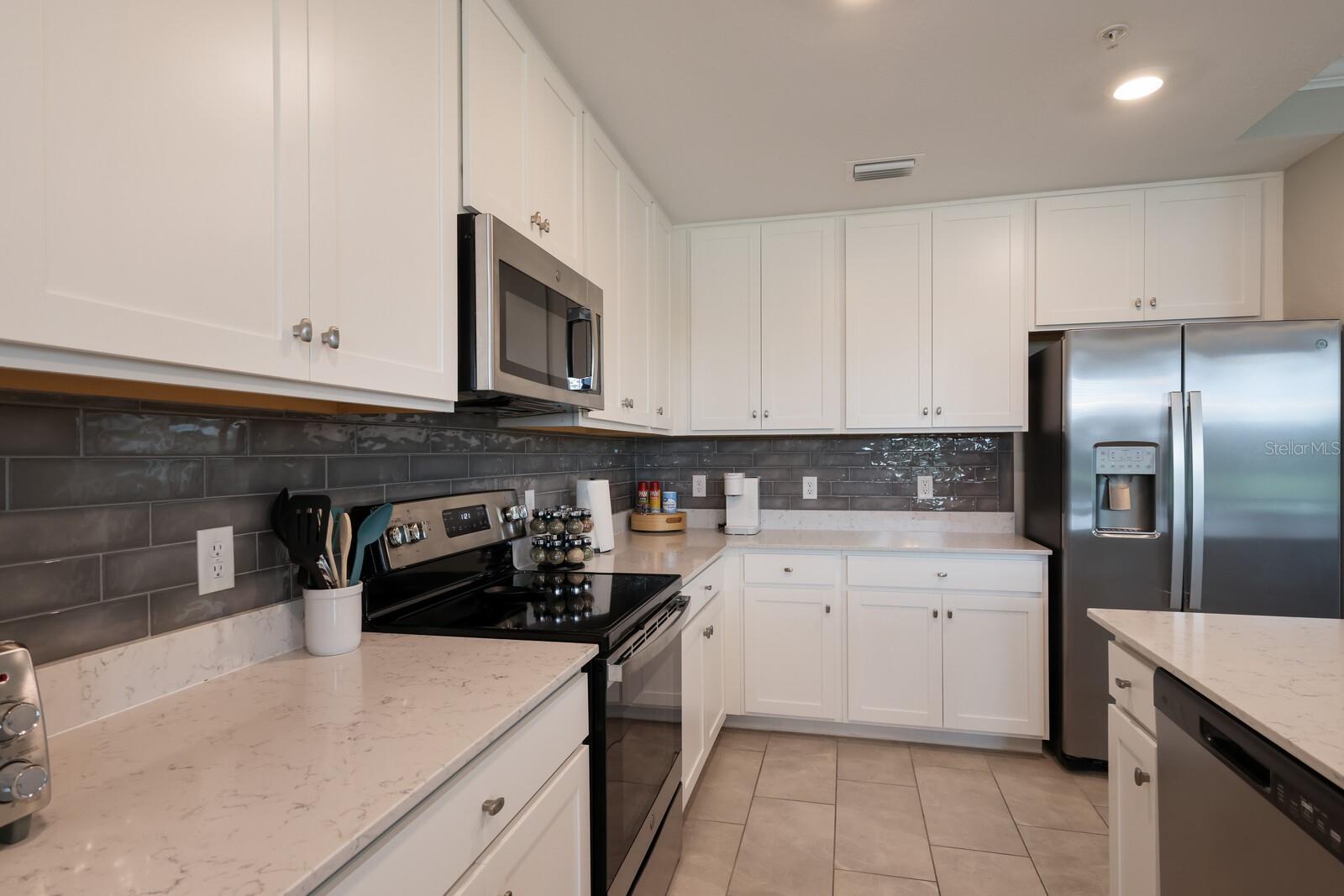 17902 GAWTHROP DR #102, BRADENTON, FL, 34211