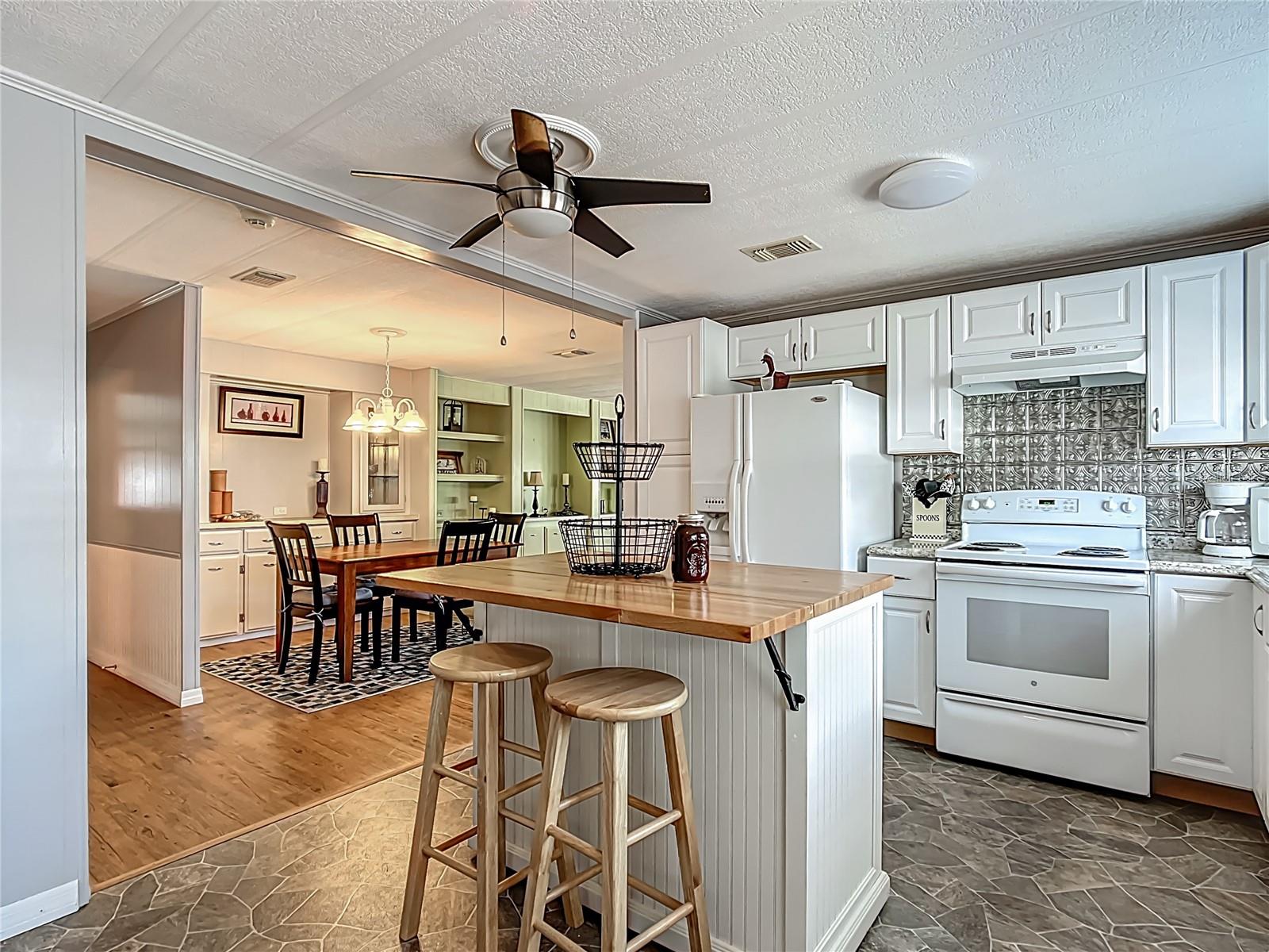 6739 KENSINGTON DR NE, WINTER HAVEN, FL, 33881