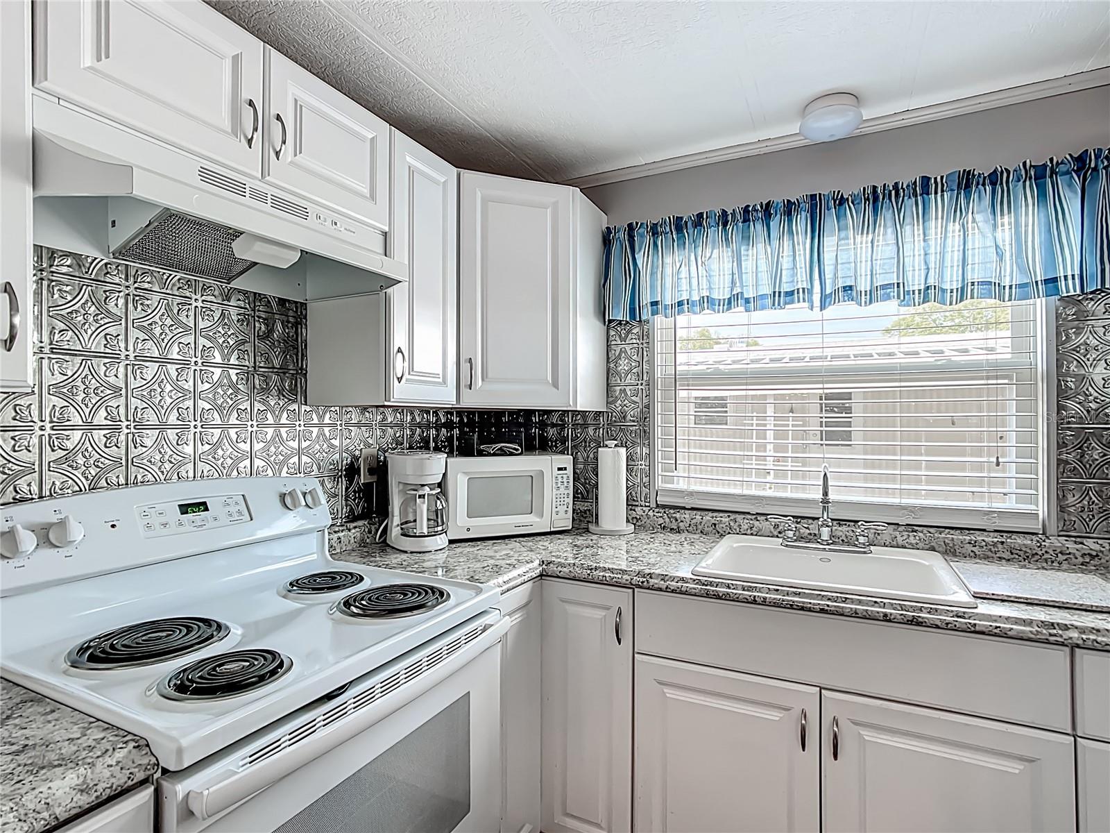 6739 KENSINGTON DR NE, WINTER HAVEN, FL, 33881