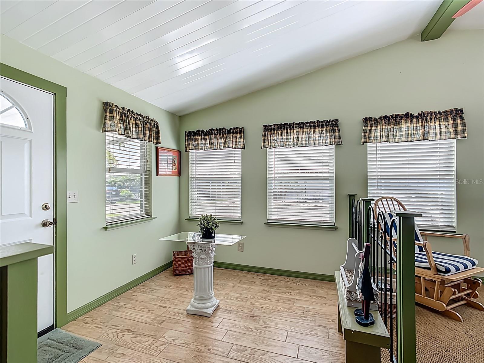 6739 KENSINGTON DR NE, WINTER HAVEN, FL, 33881