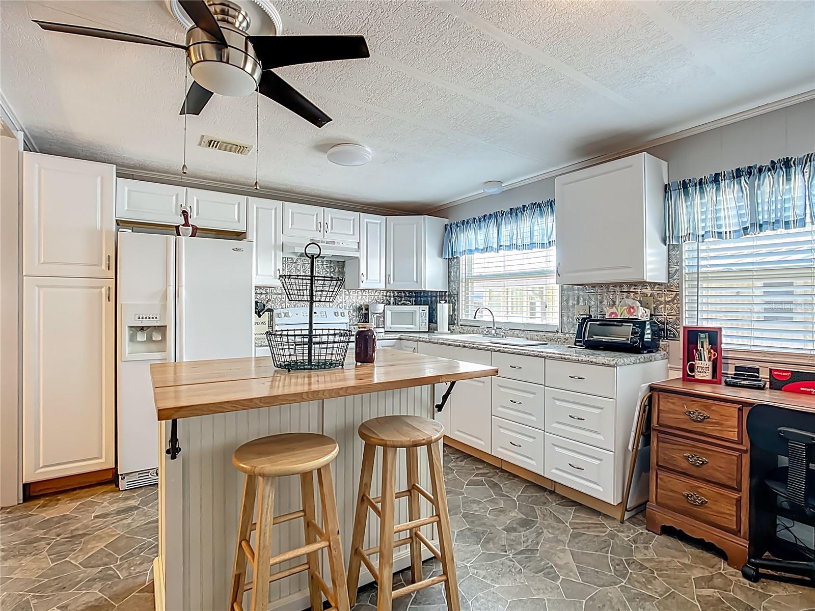 6739 KENSINGTON DR NE, WINTER HAVEN, FL, 33881