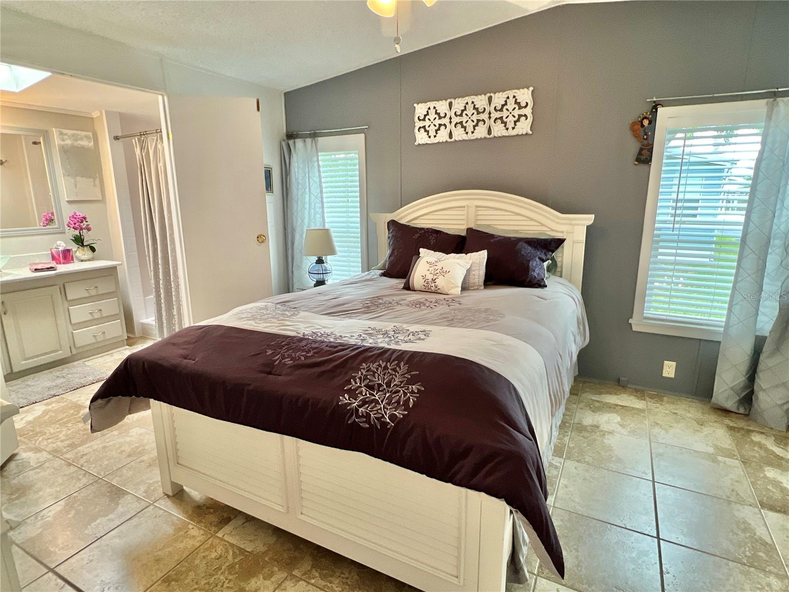 7107 MOUNT ESSEX DR NE #520, ST PETERSBURG, FL, 33702