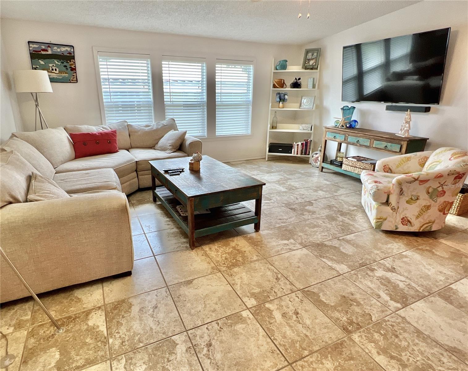 7107 MOUNT ESSEX DR NE #520, ST PETERSBURG, FL, 33702