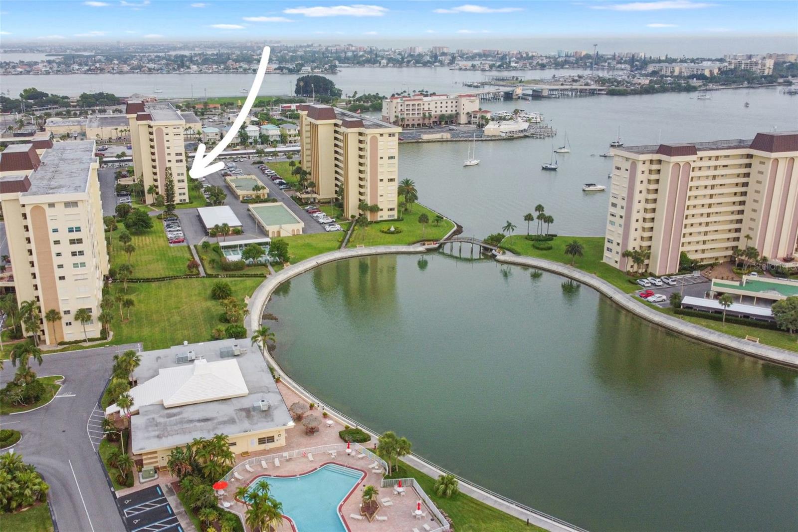 4550 COVE CIR #207, ST PETERSBURG, FL, 33708