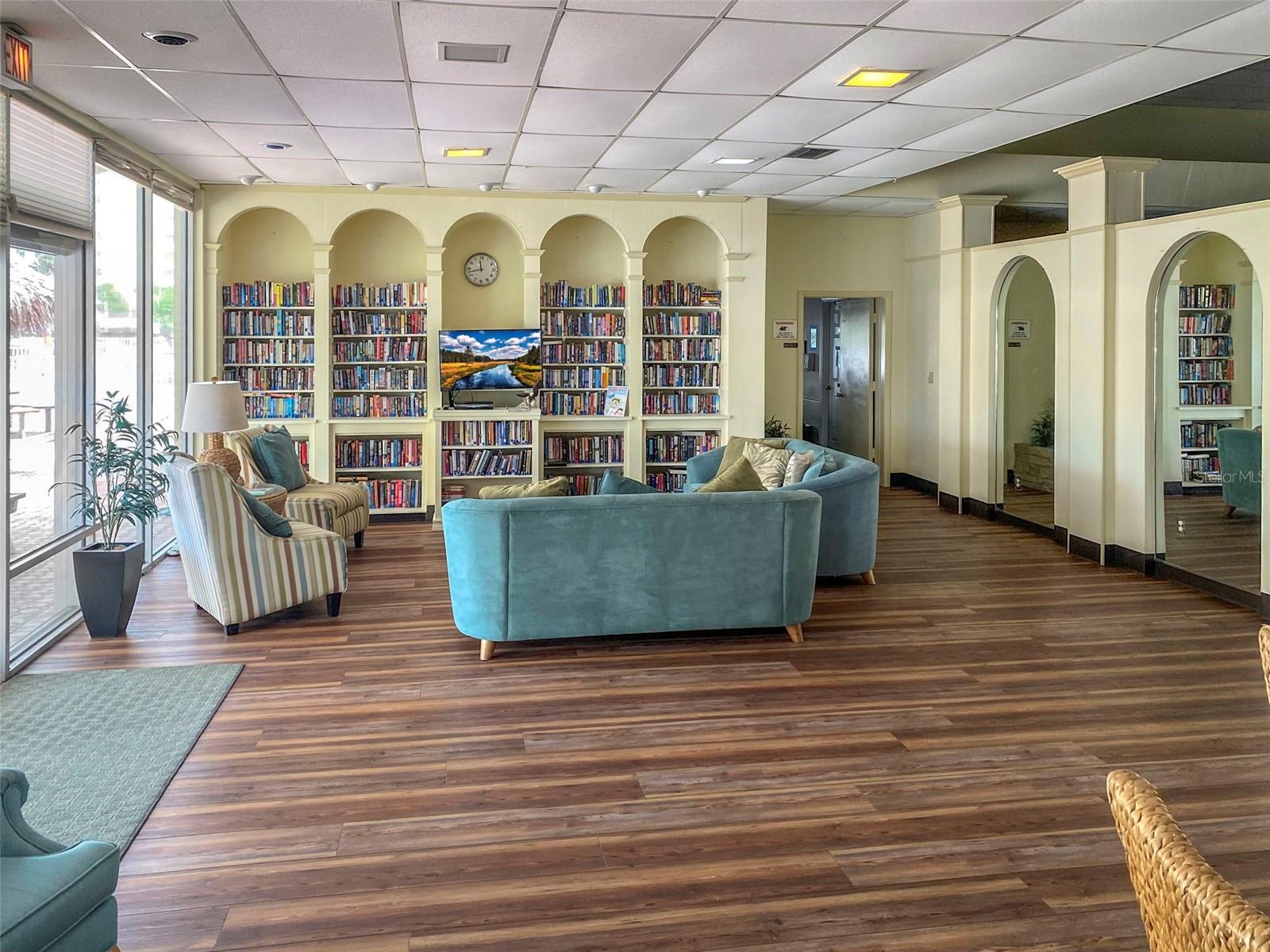 4550 COVE CIR #207, ST PETERSBURG, FL, 33708