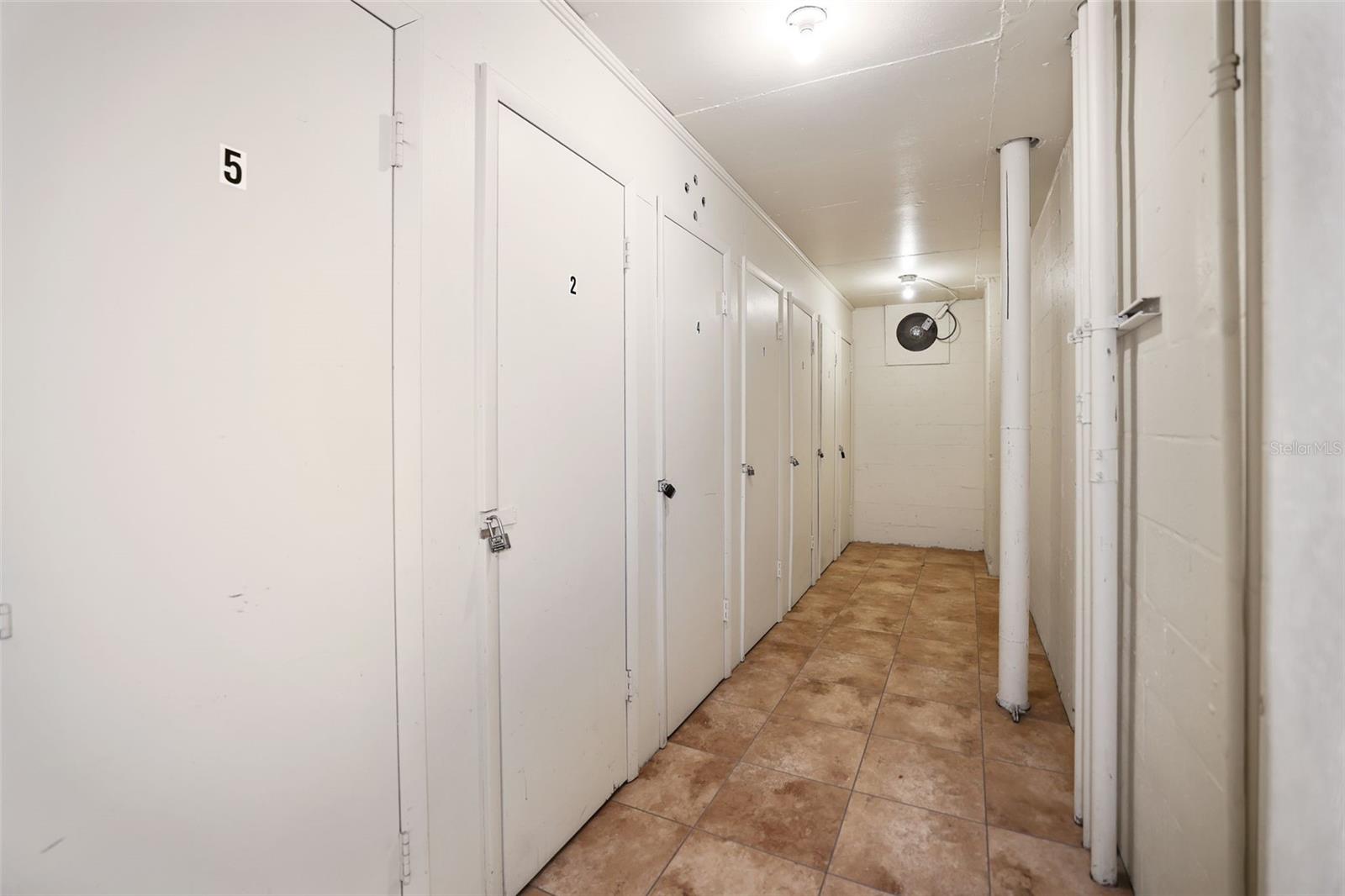 4550 COVE CIR #207, ST PETERSBURG, FL, 33708