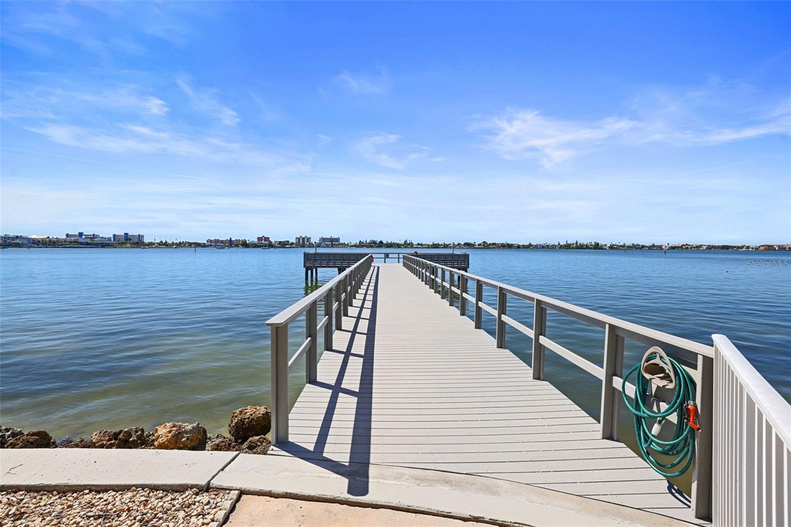 4550 COVE CIR #207, ST PETERSBURG, FL, 33708