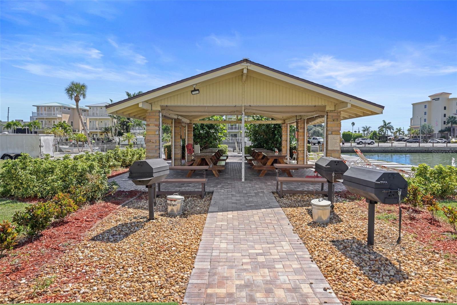 4550 COVE CIR #207, ST PETERSBURG, FL, 33708