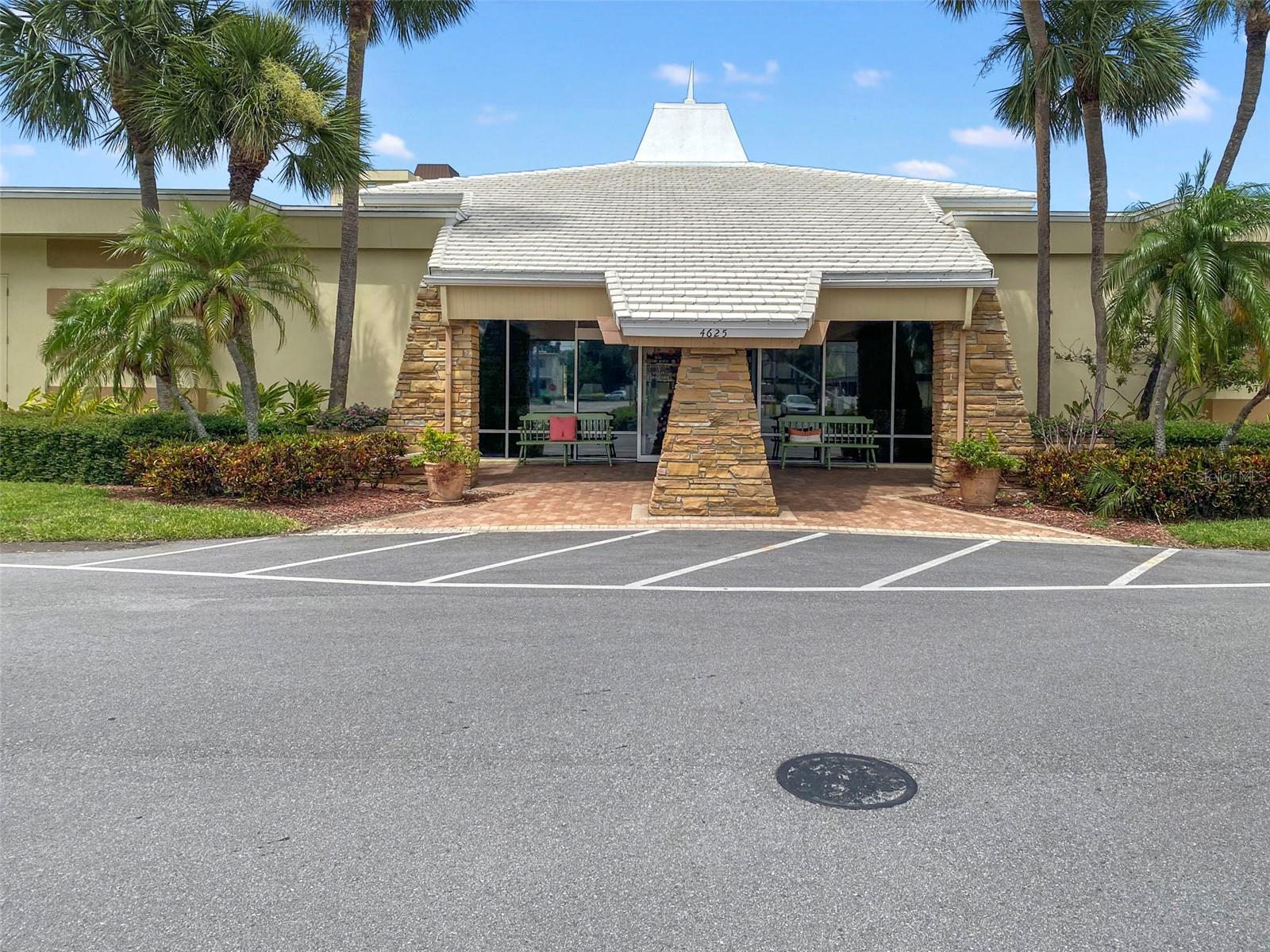 4550 COVE CIR #207, ST PETERSBURG, FL, 33708